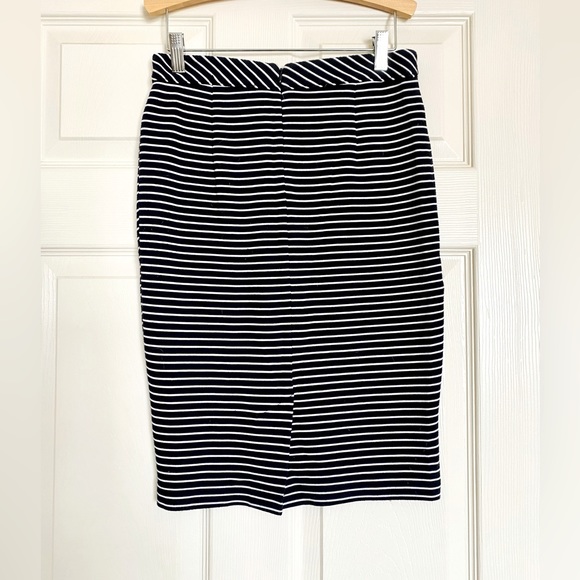 Banana Republic Striped Knit Pencil Skirt - size 0P - Picture 9 of 9